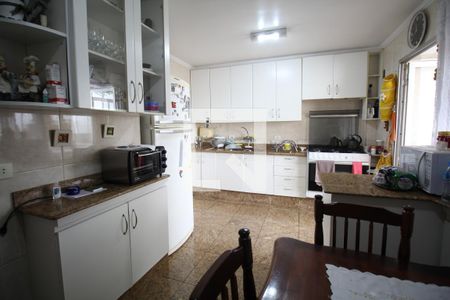 Apartamento à venda com 221m², 4 quartos e 6 vagasCozinha