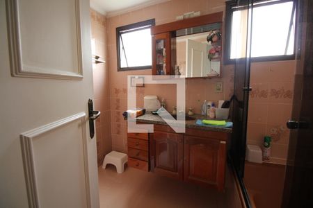 Apartamento à venda com 221m², 4 quartos e 6 vagasBanheiro da Suite Principal