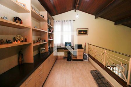 Casa à venda com 420m², 3 quartos e 4 vagas Casa à venda com 420m², 3 quartos e 4 vagasEscritório