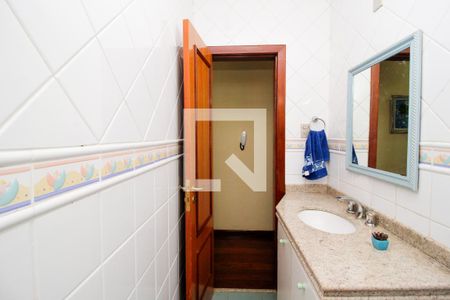 Casa à venda com 420m², 3 quartos e 4 vagas Casa à venda com 420m², 3 quartos e 4 vagasBanheiro Social