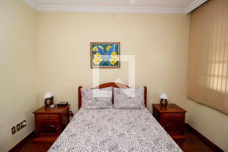 Casa à venda com 420m², 3 quartos e 4 vagas Casa à venda com 420m², 3 quartos e 4 vagasSuite