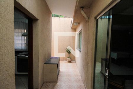 Casa à venda com 294m², 3 quartos e 3 vagasCorredor externo