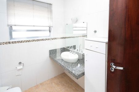 Casa à venda com 294m², 3 quartos e 3 vagasBanheiro Social