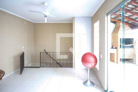 Casa à venda com 294m², 3 quartos e 3 vagasEdicula