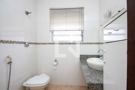 Casa à venda com 294m², 3 quartos e 3 vagasBanheiro Social