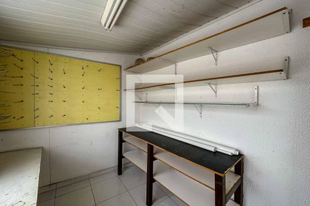 Casa à venda com 210m², 2 quartos e 2 vagasDespensa