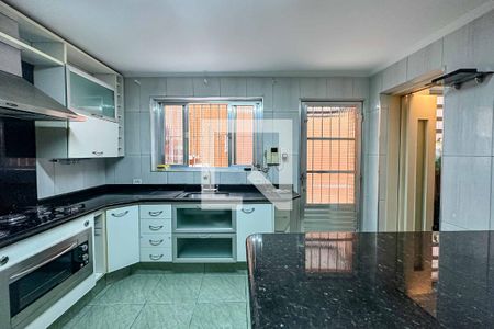 Casa à venda com 210m², 2 quartos e 2 vagasCozinha