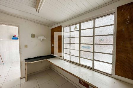 Casa à venda com 210m², 2 quartos e 2 vagasDespensa