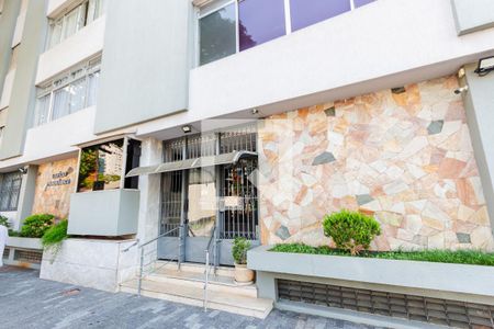 Apartamento à venda com 180m², 3 quartos e 1 vaga Apartamento à venda com 180m², 3 quartos e 1 vagaFachada