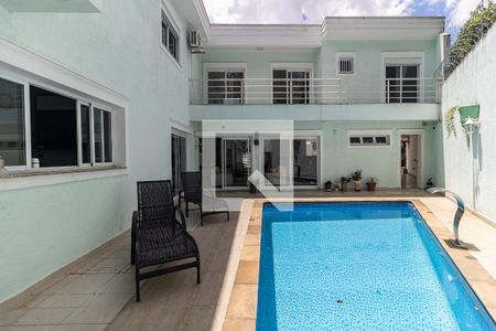 Casa à venda com 792m², 4 quartos e 5 vagasPiscina 