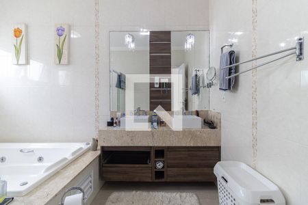 Casa à venda com 792m², 4 quartos e 5 vagasBanheiro da Suíte 1