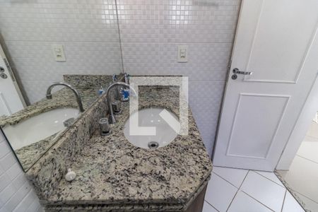 Casa à venda com 792m², 4 quartos e 5 vagasBanheiro da Suíte 2