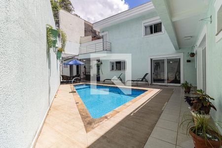 Casa à venda com 792m², 4 quartos e 5 vagasPiscina 