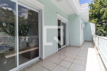 Casa à venda com 792m², 4 quartos e 5 vagasVaranda da Sala Intima 