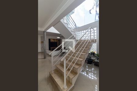 Casa à venda com 792m², 4 quartos e 5 vagasEscada