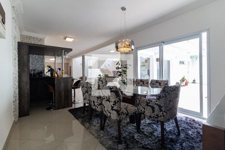 Casa à venda com 792m², 4 quartos e 5 vagasSala