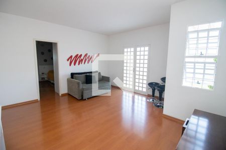 Sala de casa à venda com 3 quartos, 280m² em Ingá Alto, Betim
