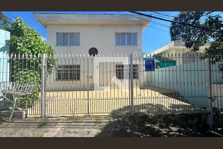 Casa para alugar com 120m², 3 quartos e 2 vagas Casa para alugar com 120m², 3 quartos e 2 vagasFachada