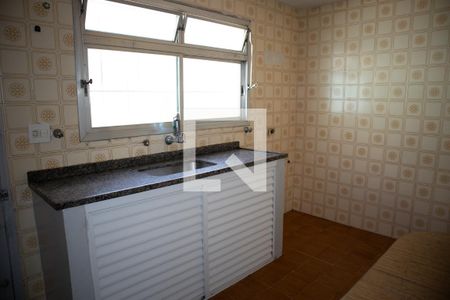 Casa para alugar com 120m², 3 quartos e 2 vagas Casa para alugar com 120m², 3 quartos e 2 vagasCozinha