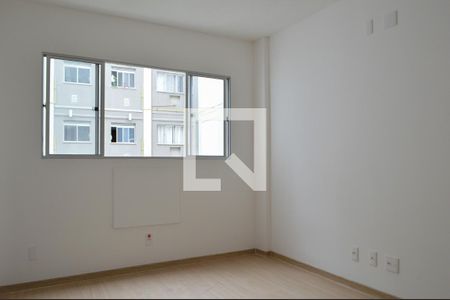 Sala de apartamento para alugar com 2 quartos, 50m² em Taquara, Rio de Janeiro