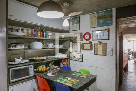 Casa à venda com 430m², 4 quartos e 4 vagas Casa à venda com 430m², 4 quartos e 4 vagasCozinha