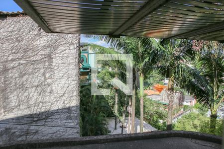 Casa à venda com 430m², 4 quartos e 4 vagas Casa à venda com 430m², 4 quartos e 4 vagasVista da Suíte 3