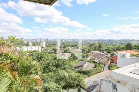 Casa à venda com 430m², 4 quartos e 4 vagas Casa à venda com 430m², 4 quartos e 4 vagasVista da Suíte 1