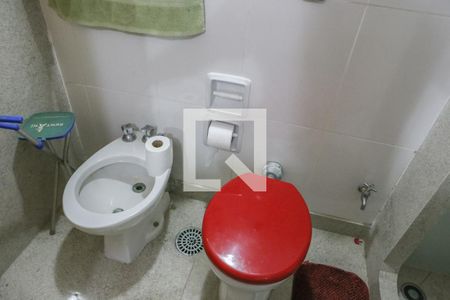 Casa à venda com 430m², 4 quartos e 4 vagas Casa à venda com 430m², 4 quartos e 4 vagasBanheiro da Suíte 4