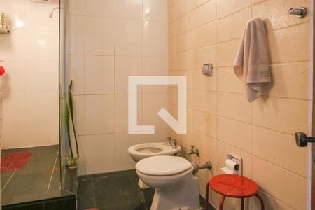 Casa à venda com 430m², 4 quartos e 4 vagas Casa à venda com 430m², 4 quartos e 4 vagasBanheiro da Suíte 1