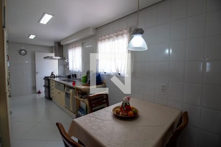 Apartamento à venda com 170m², 4 quartos e 3 vagas Apartamento à venda com 170m², 4 quartos e 3 vagasCozinha