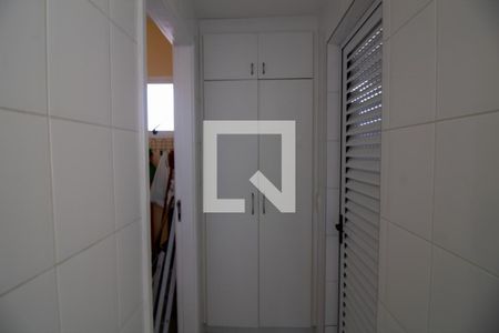Apartamento à venda com 170m², 4 quartos e 3 vagas Apartamento à venda com 170m², 4 quartos e 3 vagasQuarto de Serviço