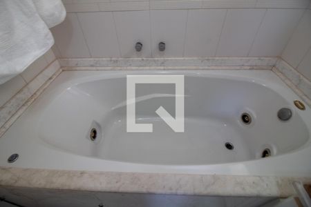 Apartamento à venda com 170m², 4 quartos e 3 vagas Apartamento à venda com 170m², 4 quartos e 3 vagasBanheiro da Suíte 3