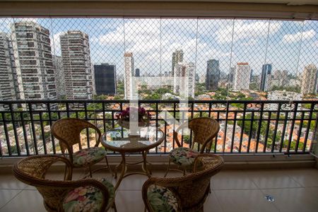 Apartamento à venda com 170m², 4 quartos e 3 vagas Apartamento à venda com 170m², 4 quartos e 3 vagasTerraço - Vista