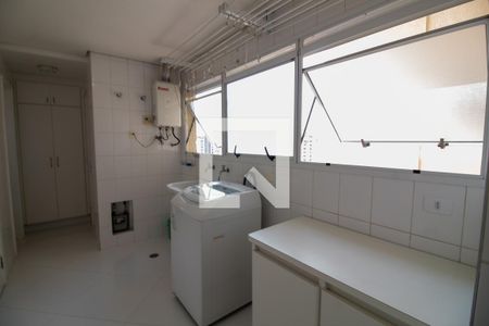 Apartamento à venda com 170m², 4 quartos e 3 vagas Apartamento à venda com 170m², 4 quartos e 3 vagasÁrea de Serviço