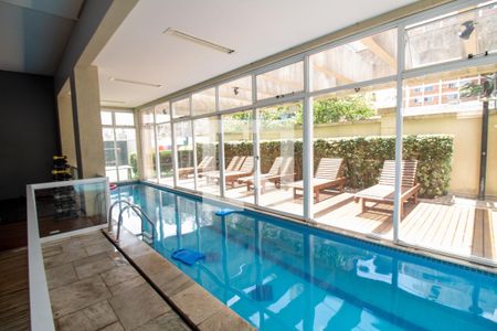 Apartamento à venda com 170m², 4 quartos e 3 vagas Apartamento à venda com 170m², 4 quartos e 3 vagasÁrea comum - Piscina