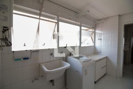 Apartamento à venda com 170m², 4 quartos e 3 vagas Apartamento à venda com 170m², 4 quartos e 3 vagasÁrea de Serviço