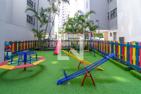 Apartamento à venda com 64m², 3 quartos e 1 vaga Apartamento à venda com 64m², 3 quartos e 1 vagaÁrea comum - Playground