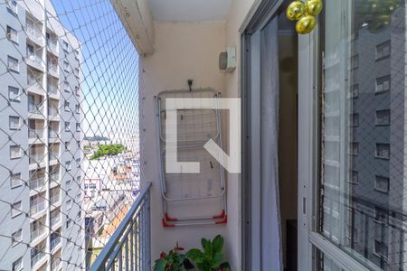 Sacada de apartamento à venda com 3 quartos, 64m² em Vila Ivone, São Paulo