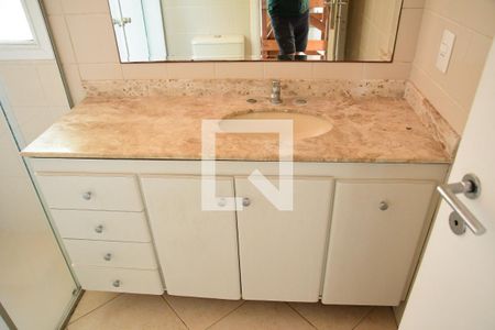 Casa de condomínio para alugar com 200m², 3 quartos e 3 vagasBanheiro Social