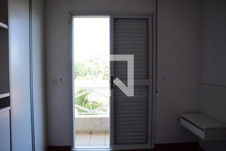 Casa de condomínio para alugar com 200m², 3 quartos e 3 vagasSuíte