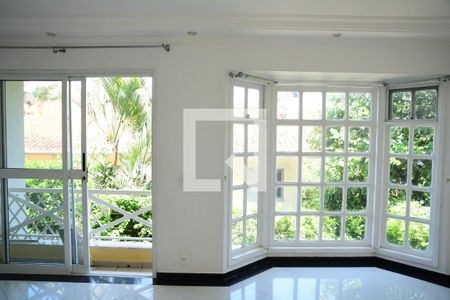 Casa de condomínio para alugar com 200m², 3 quartos e 3 vagasSala