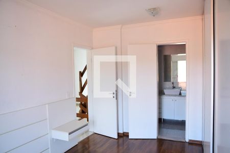 Casa de condomínio para alugar com 200m², 3 quartos e 3 vagasSuíte