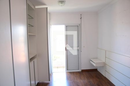 Casa de condomínio para alugar com 200m², 3 quartos e 3 vagasSuíte