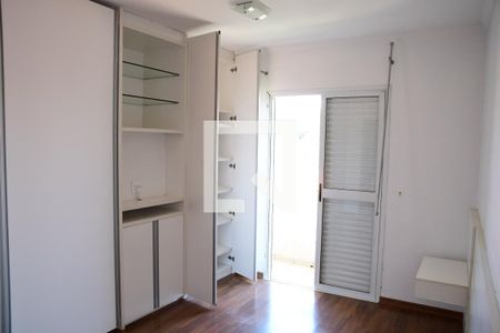 Casa de condomínio para alugar com 200m², 3 quartos e 3 vagasSuíte