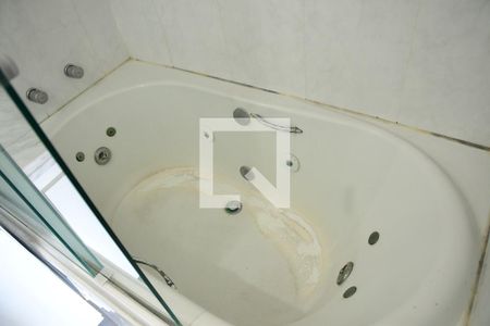 Casa de condomínio para alugar com 200m², 3 quartos e 3 vagasBanheiro da Suíte