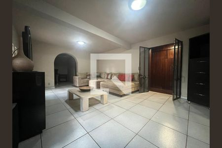 Sala 2 de casa para alugar com 3 quartos, 486m² em Santa Lúcia, Belo Horizonte