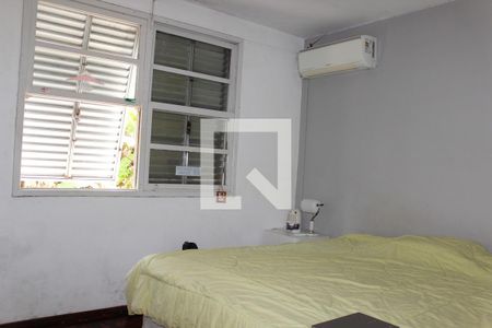 Quarto 1 de apartamento à venda com 2 quartos, 54m² em Medianeira, Porto Alegre