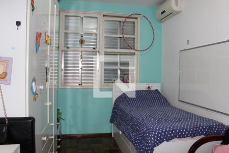 Quarto 2 de apartamento à venda com 2 quartos, 54m² em Medianeira, Porto Alegre