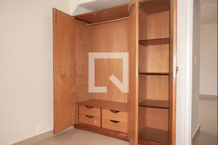 Quarto 1 de apartamento para alugar com 2 quartos, 60m² em Parque Imperial, São Paulo