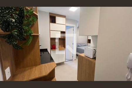 Entrada de kitnet/studio para alugar com 1 quarto, 30m² em Pinheiros, São Paulo